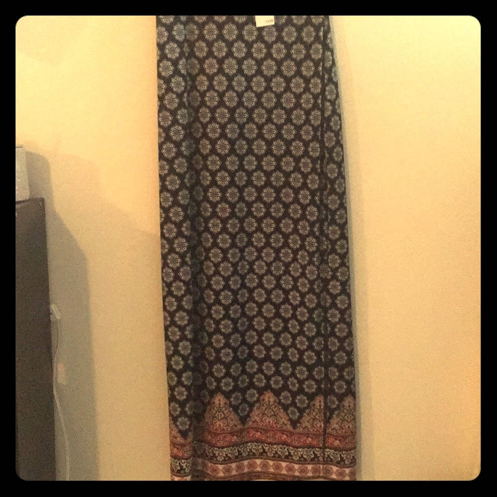 Patterned maxi skirt with slit